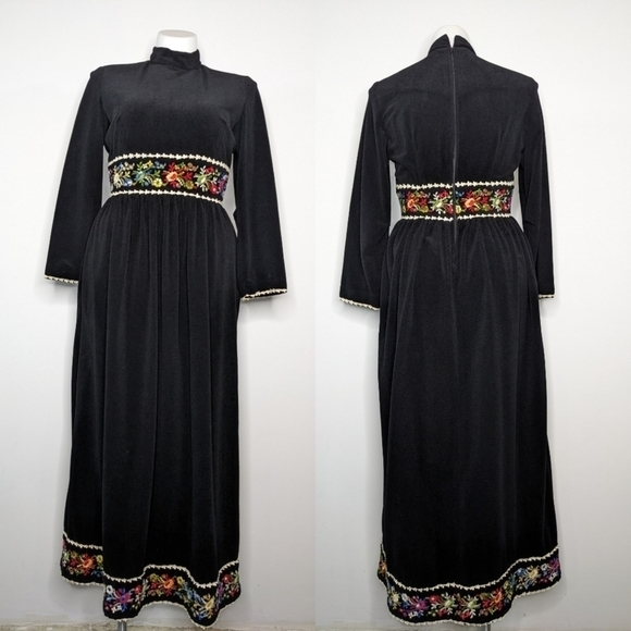 Vintage Dresses & Skirts - Vintage Lori Till black velvet colorful floral embroidered maxi dress 10/12